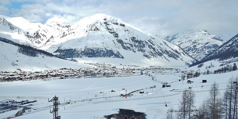 Ski Area Mottolino, View to Livigno - panoramio